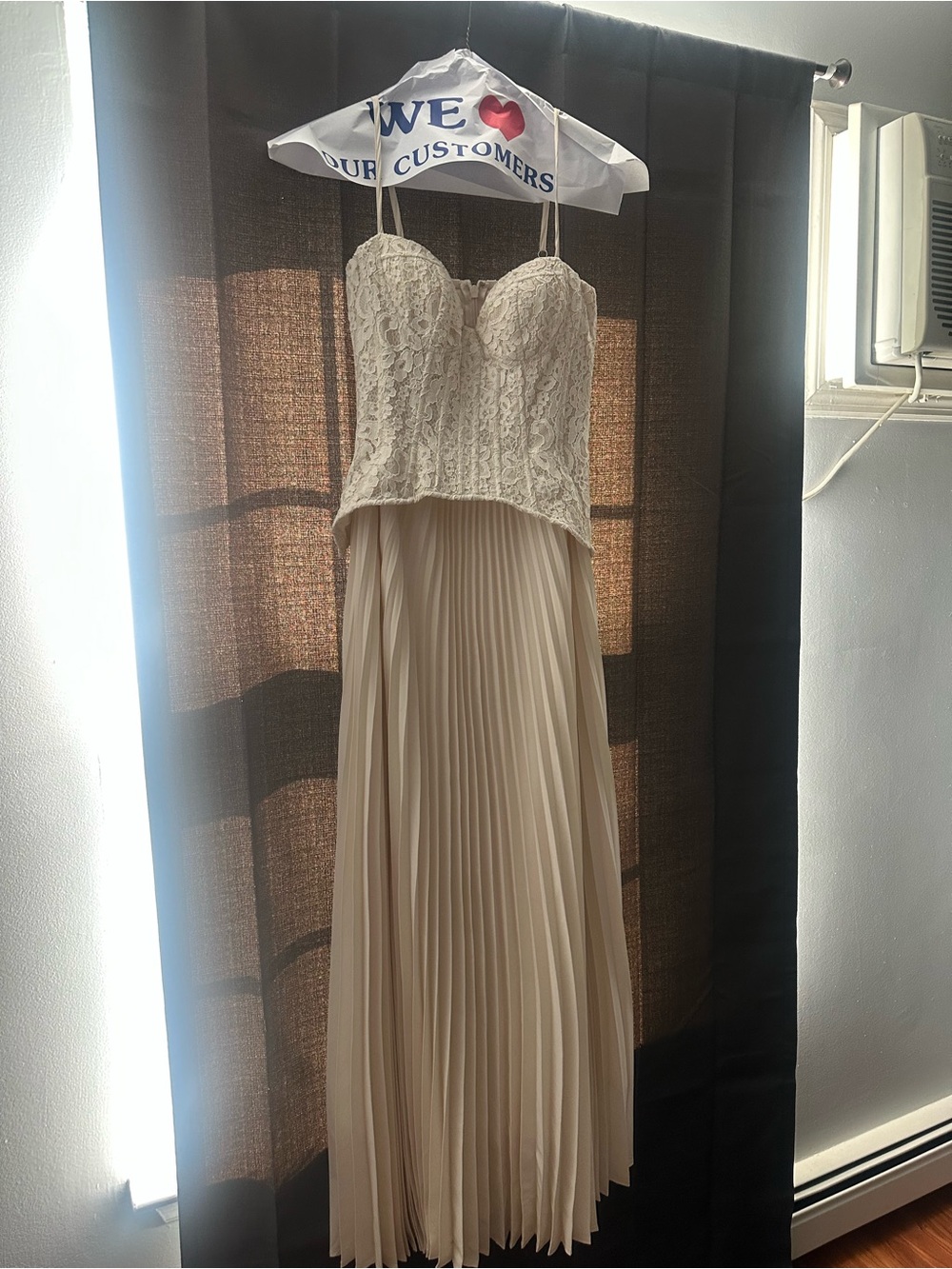 Elegant Ivory Pleated Corset Gown - Picture 3 of 8